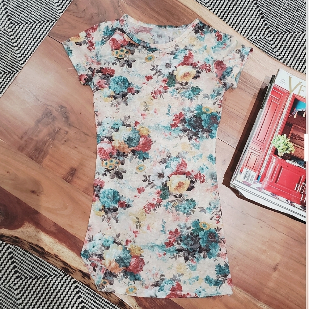 Vintage Ultrasoft floral Long tee- XS fit graphic baby tee